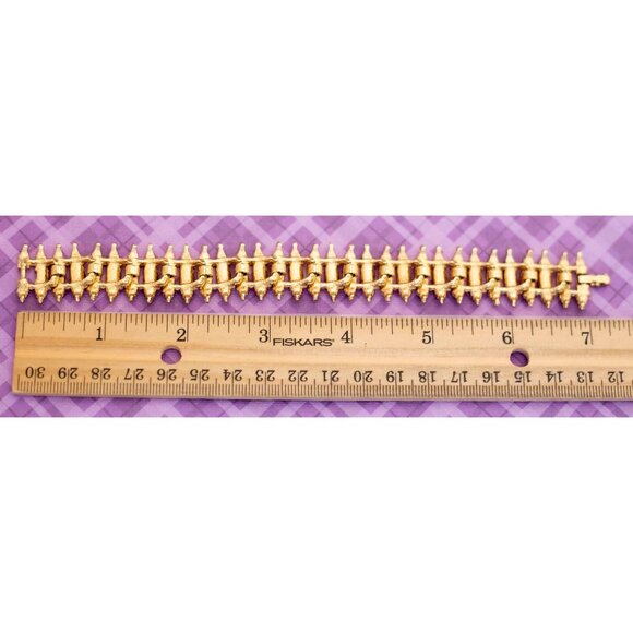 Vintage Fern Gold Tone Bracelet 7 1/2 by Avon - V15 - Picture 3 of 3